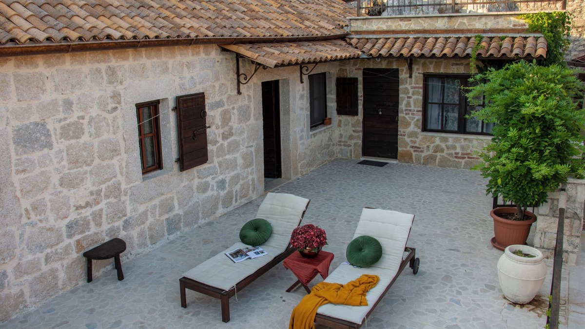 Karuc Villa | 120 year old stone villa with overlooking Lake Skadar,15minutes from the capital