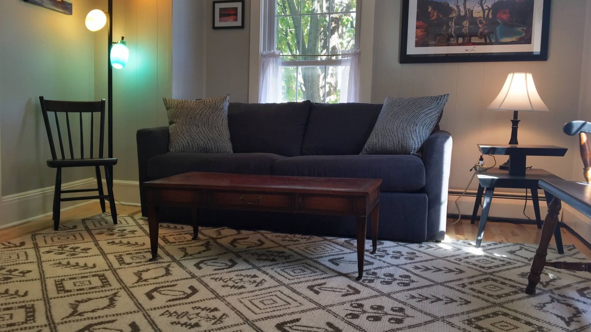 West End Apartment | 1200 Sq Ft ♦ West End Gem ♦ Perfect Location