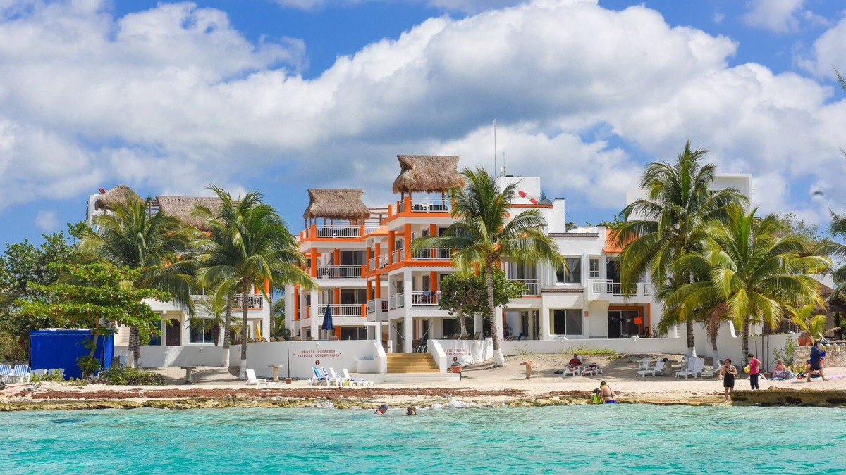 Cozumel Condo | 121 FIVE STAR REVIEWS! On the beach! Daily cleaning!