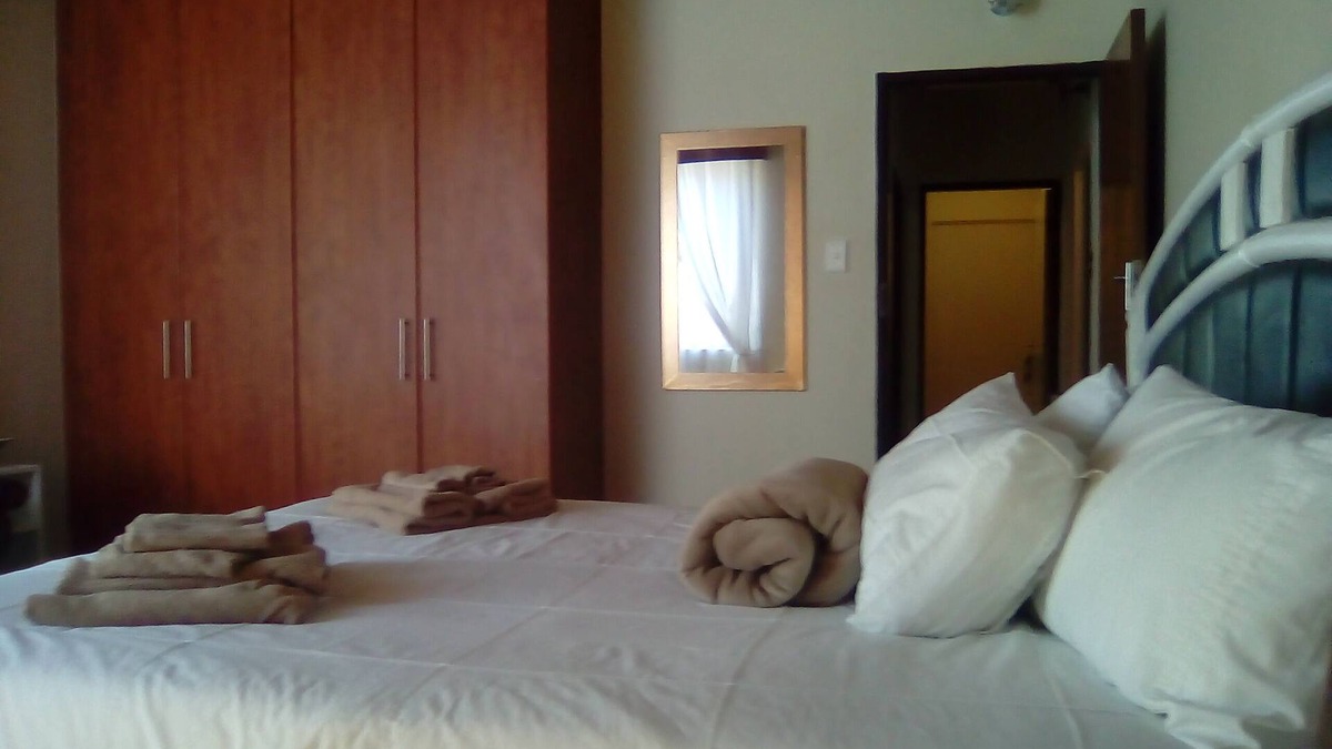 Queenswood Apartment | 1233 on WEbb Spacious Downstairs Self-catering apartment