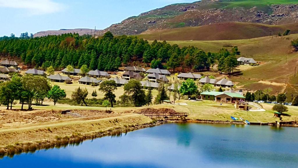 Drakensberg Gardens Ski Chalet | 124 Fairways Drakensberg Gardens