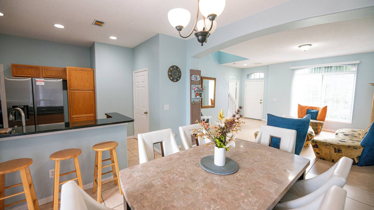 Meadow Woods House | 12min from airport/20min from Parks