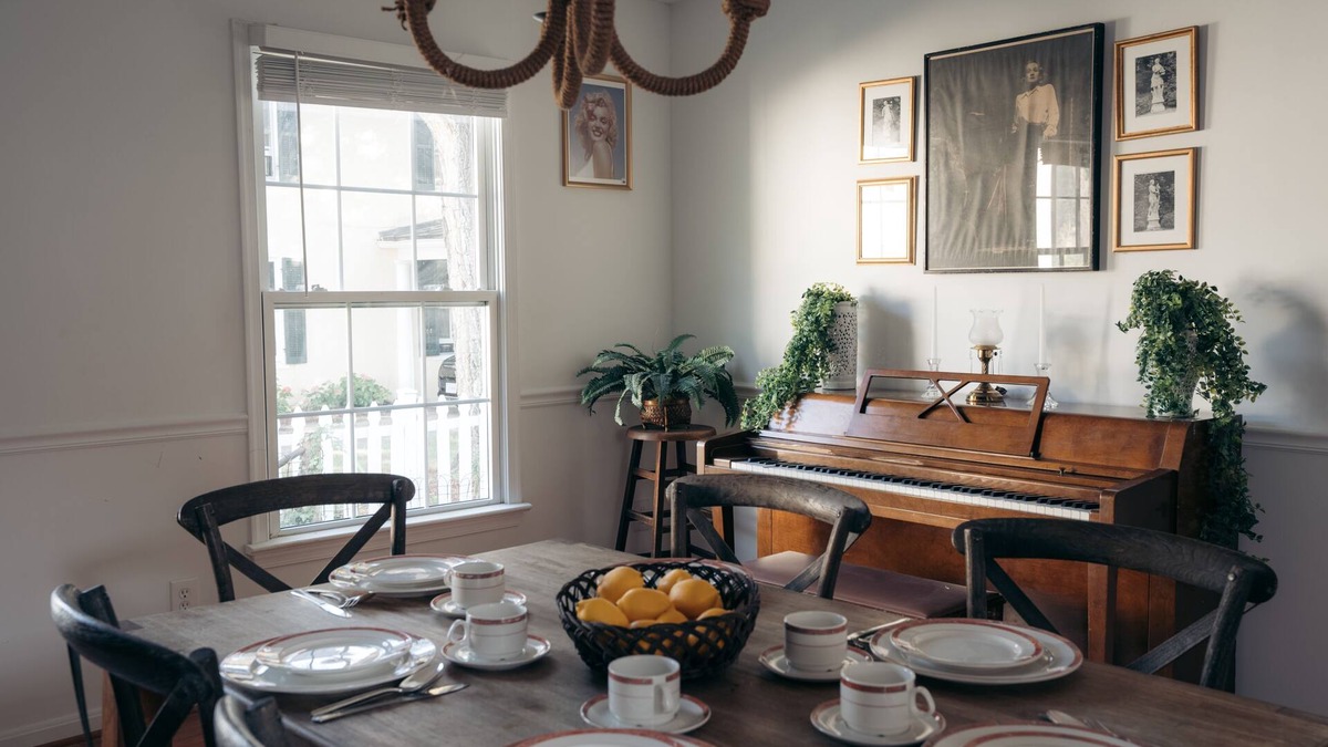 Berryville Hotel | 13 BR Boutique in Berryville