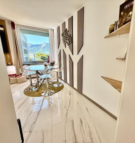 Montreux City Centre Apartment | 13 Lake View, Family central modern app
