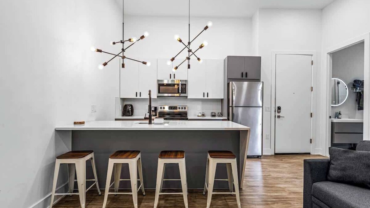 Delair Apartment | 13 Luxury FREE Private Parking - 1st flr