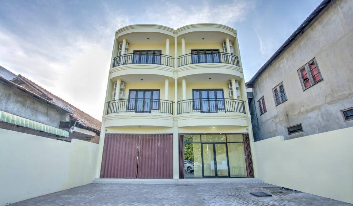 Sidoarjo Hotel | 13 m² Hotel ∙ 3 guests