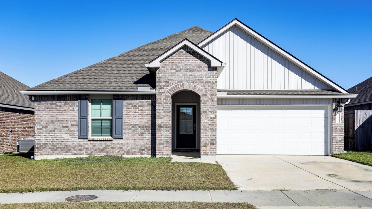Baker House | 13 Mi to Baton Rouge: Family-Friendly Home