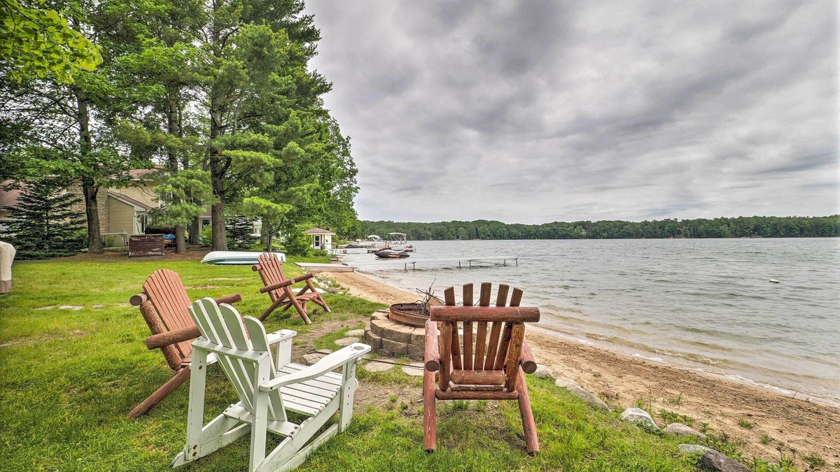 Mayfield Cabin | 13 Mi to Dtwn: Lakefront Cottage w/Dock