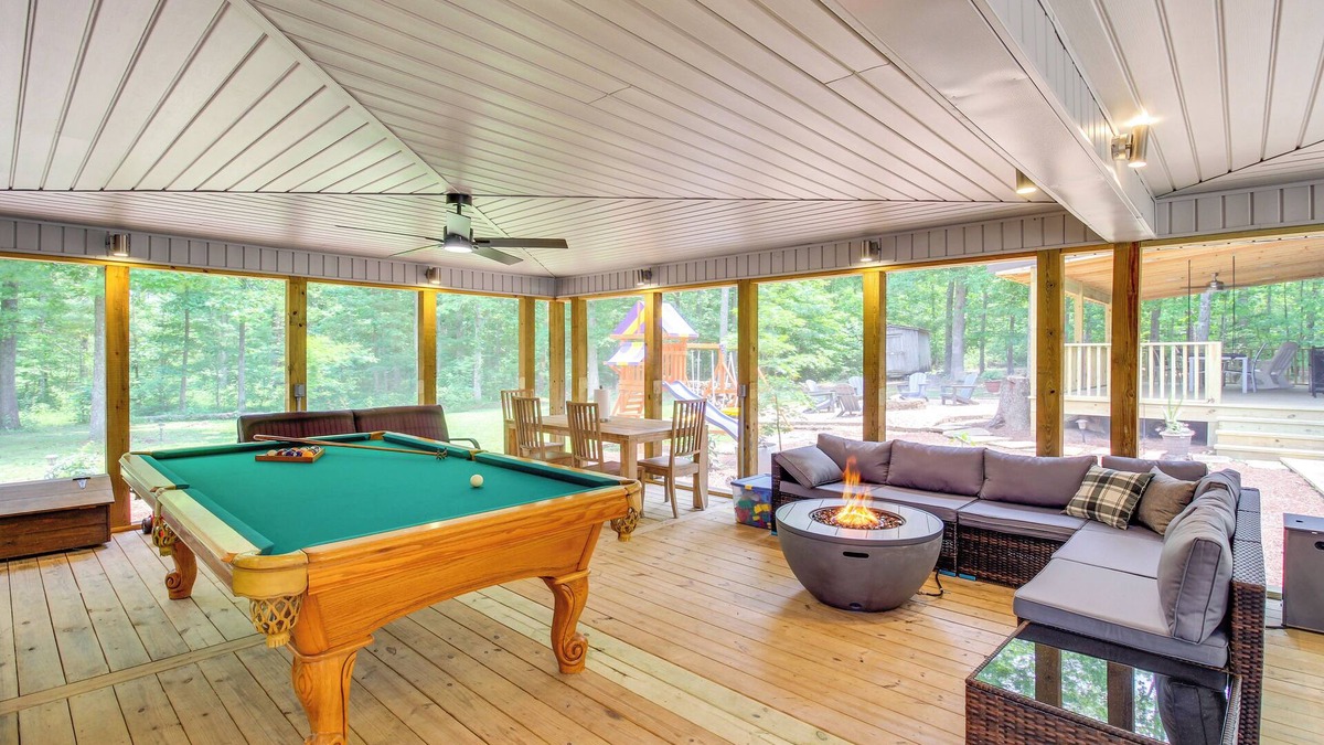 Henagar House | 13 Mi to Guntersville Lake: Henagar Gem w/Hot Tub