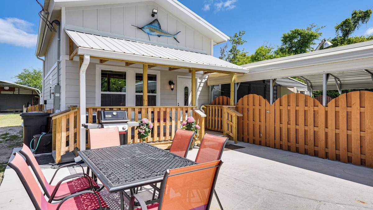 Panama City Cabin | 13 Mi to St Andrews State Park: Cabin w/Patio!