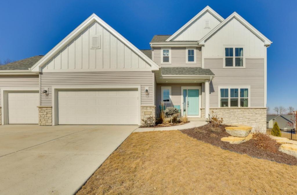 Hanover House | 13 Mi to University of Wisconsin Suburban Home