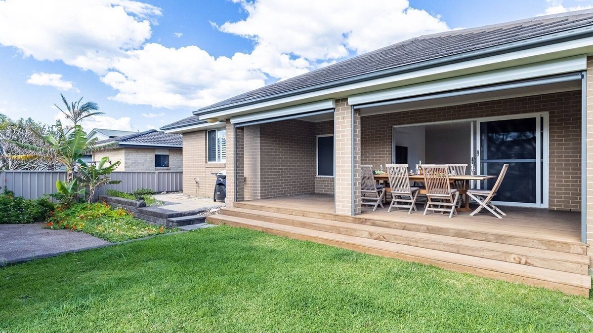 Anna Bay House | 13 Morna Point Rd - pet friendly , boat parking house on one level