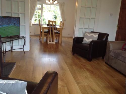 Sligo House | 13 Pearse Tce.