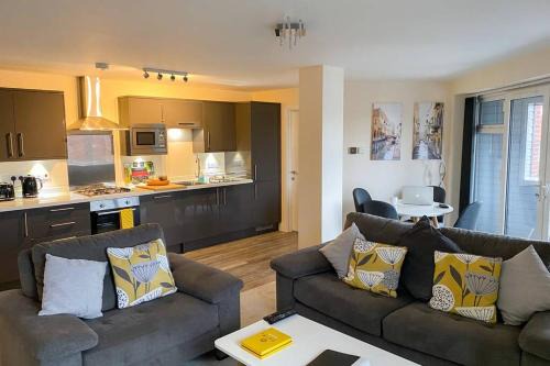 Newmarket Apartment | 13 The Grosvenor, luxury flat, central Newmarket,