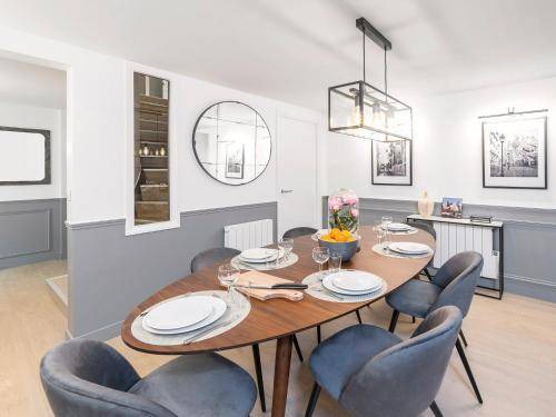Ternes Apartment | 130 m² Apartment ∙ 3 bedrooms ∙ 8 guests