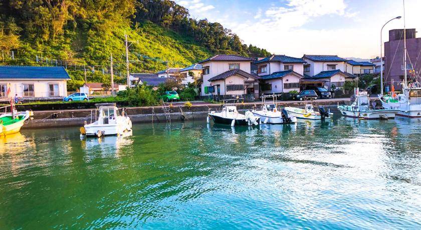 Aoshima Bed & Breakfast | 130 m² Bed and breakfast ∙ 3 bedrooms ∙ 12 guests