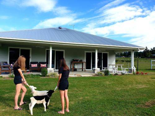 Highvale House | 130 m² Farmhouse ∙ 3 bedrooms ∙ 6 guests