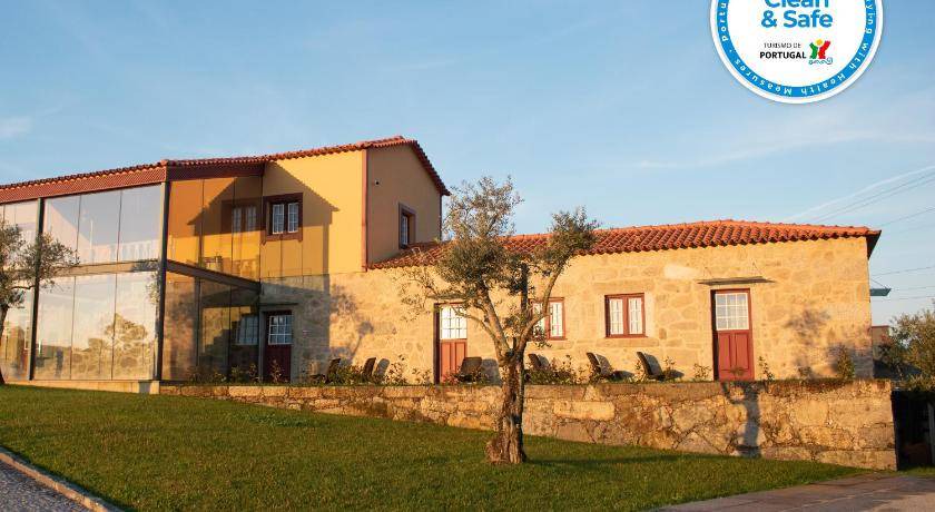 Portela House | 130 m² Farmhouse ∙ 3 bedrooms ∙ 6 guests