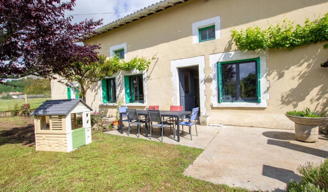 Sourzac House | 130 m² Gîte ∙ 3 bedrooms ∙ 6 guests