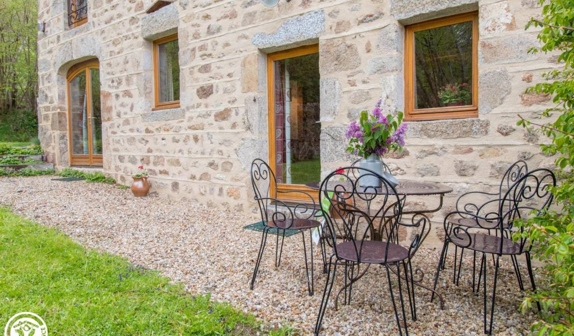 Sauvessanges House | 130 m² Gîte ∙ 3 bedrooms ∙ 6 guests