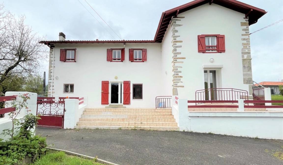 Beyrie-sur-Joyeuse House | 130 m² Gîte ∙ 3 bedrooms ∙ 6 guests