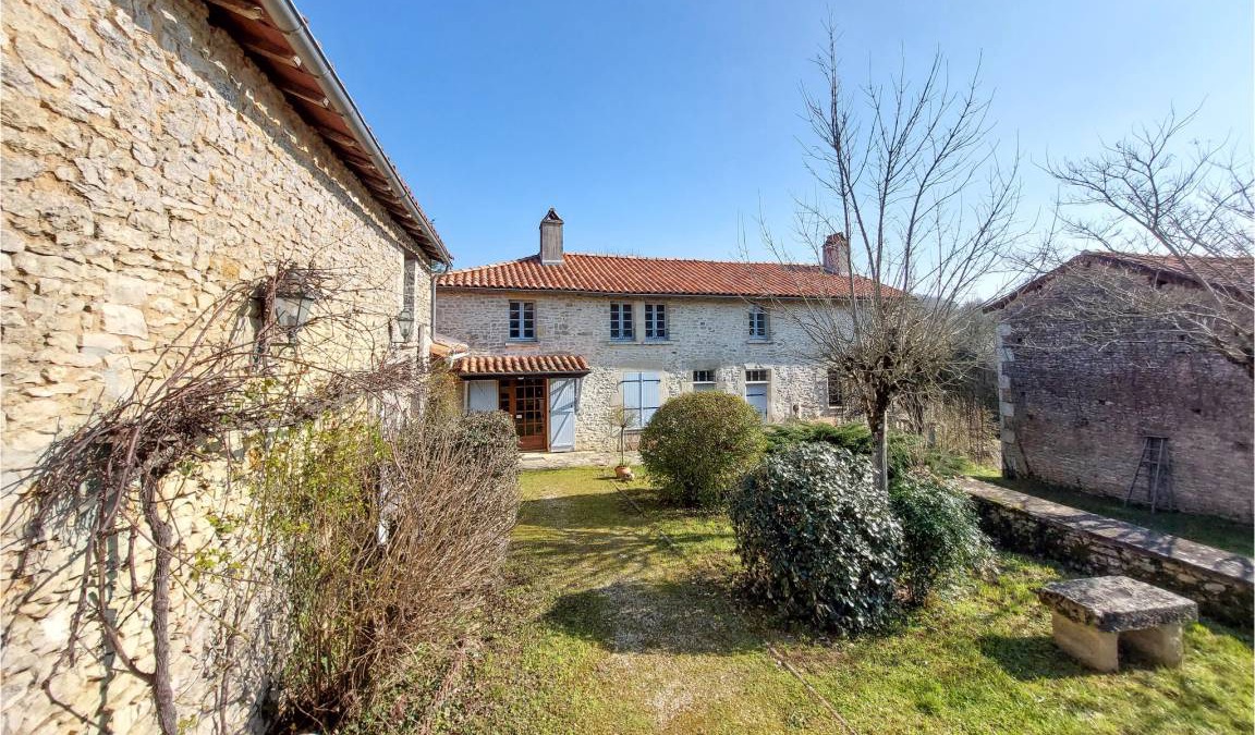 Taize-Aizie House | 130 m² House ∙ 3 bedrooms ∙ 5 guests