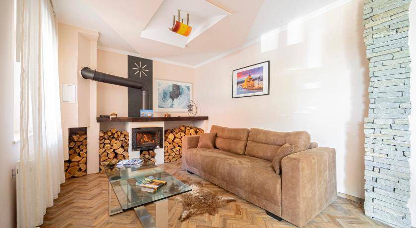 Torokbalint House | 130 m² House ∙ 3 bedrooms ∙ 7 guests