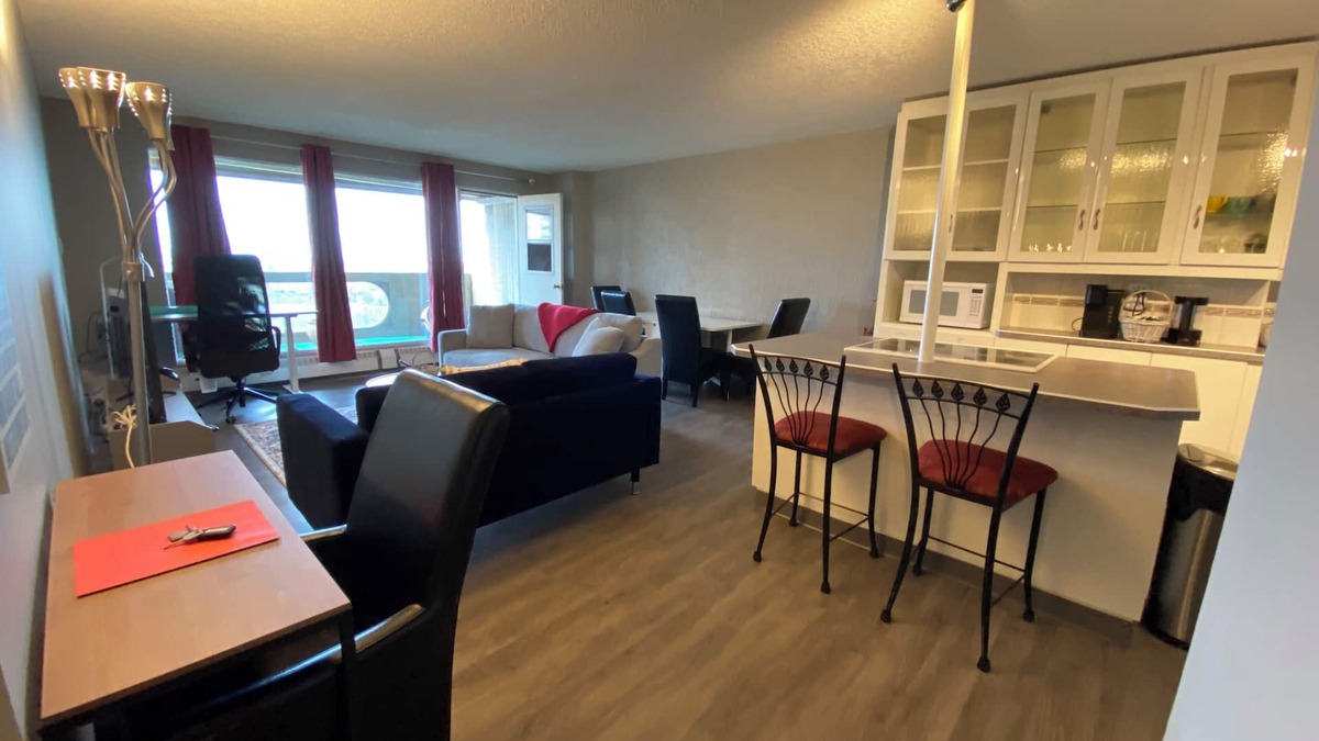 Dalhousie Apartment | 130° River Panoramic View in the heart of Downtown