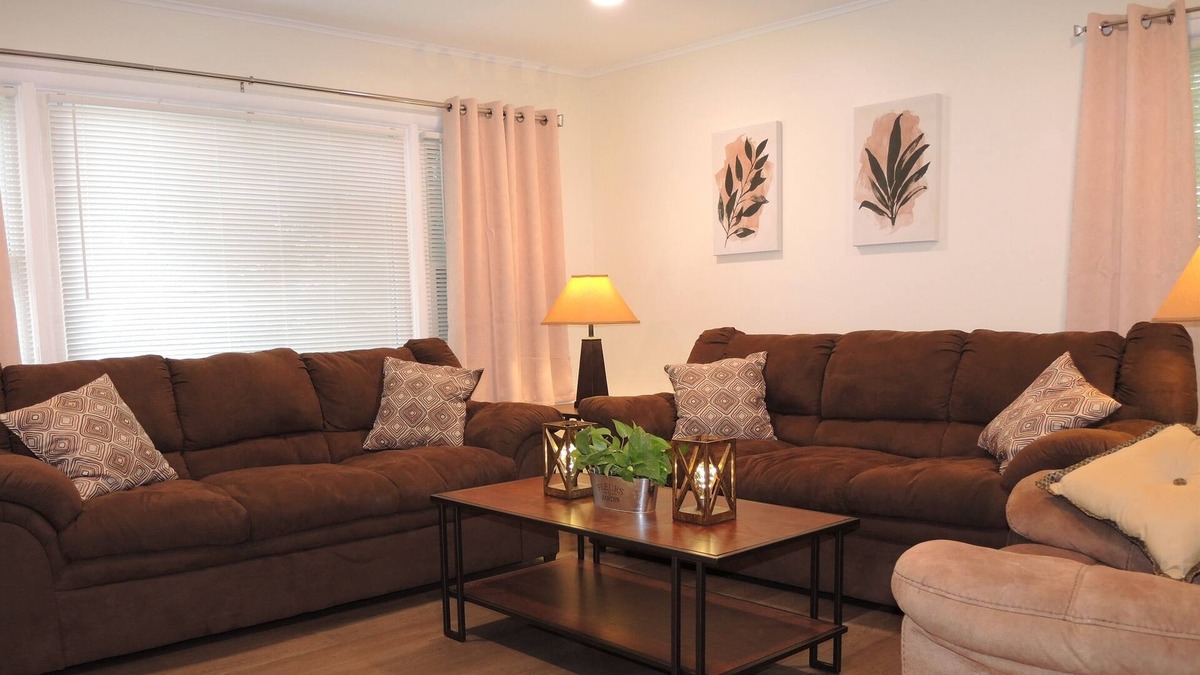 West End House | 132 Winney Hill - 4 Bedroom ranch home, under 5 minutes to All Star Village