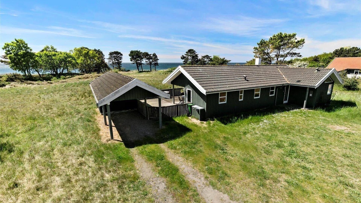 Oster Somarken House | 1329 Aakirkeby - Holsteroddevej 23