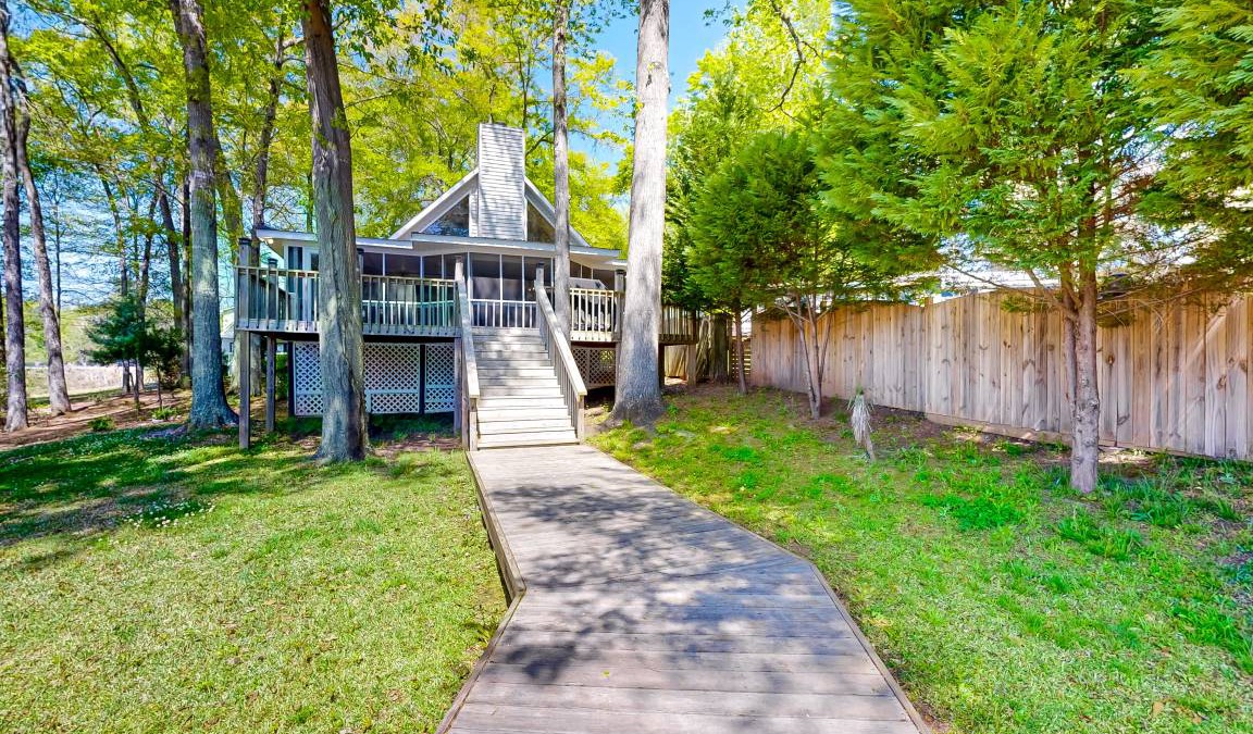 Eatonton Cabin | 134 m² Cabin ∙ 3 bedrooms ∙ 8 guests