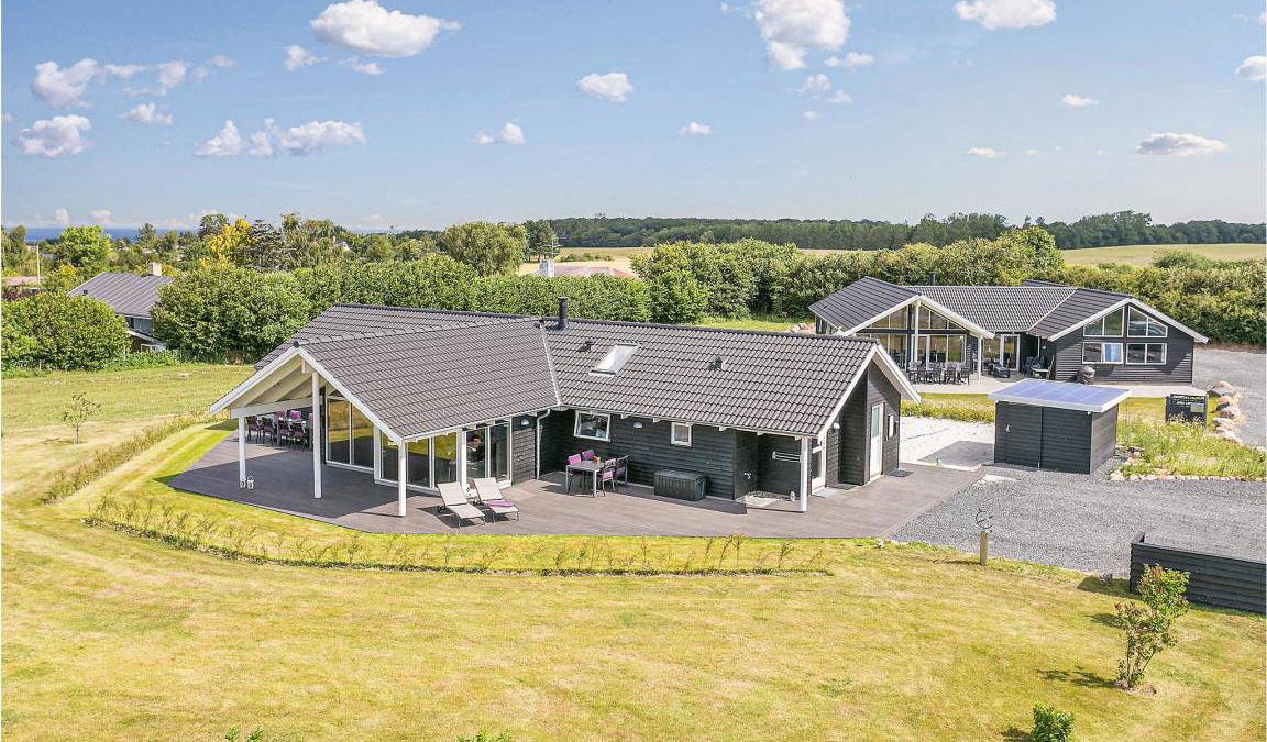 Skastrup House | 134 m² House ∙ 4 bedrooms ∙ 12 guests
