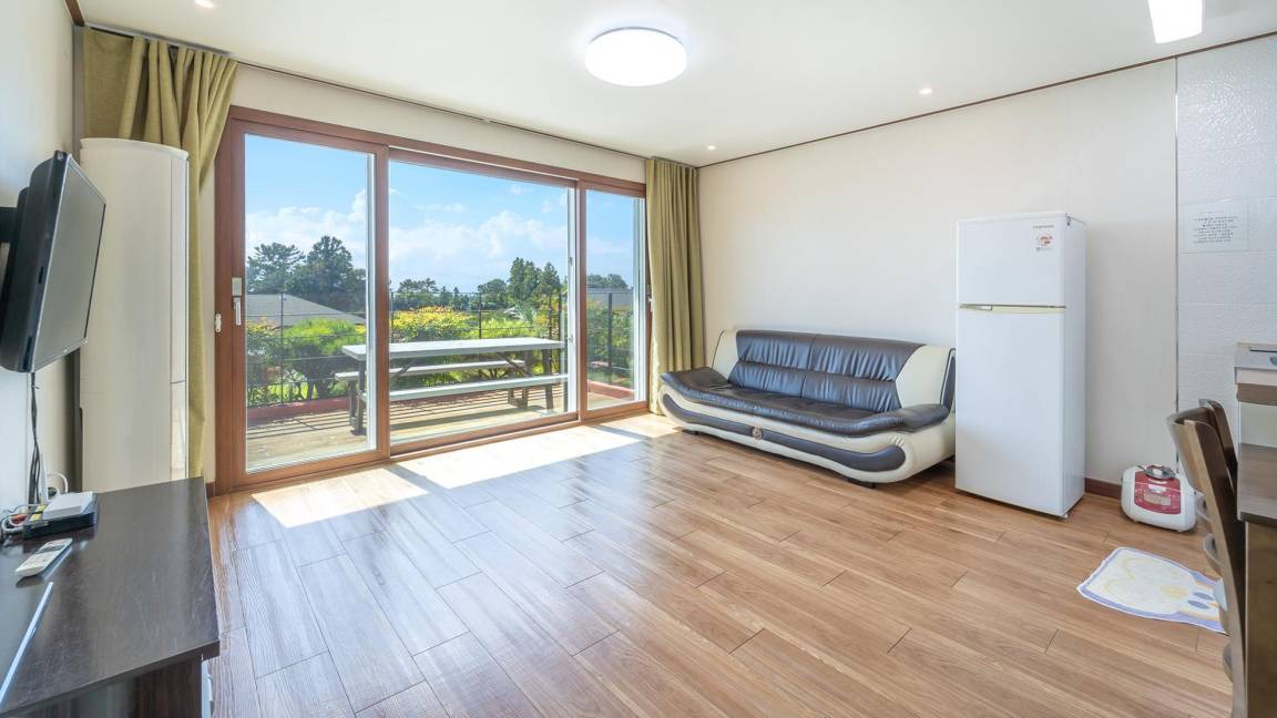 Seogwipo City House | 138 m² Motel ∙ 3 bedrooms ∙ 12 guests