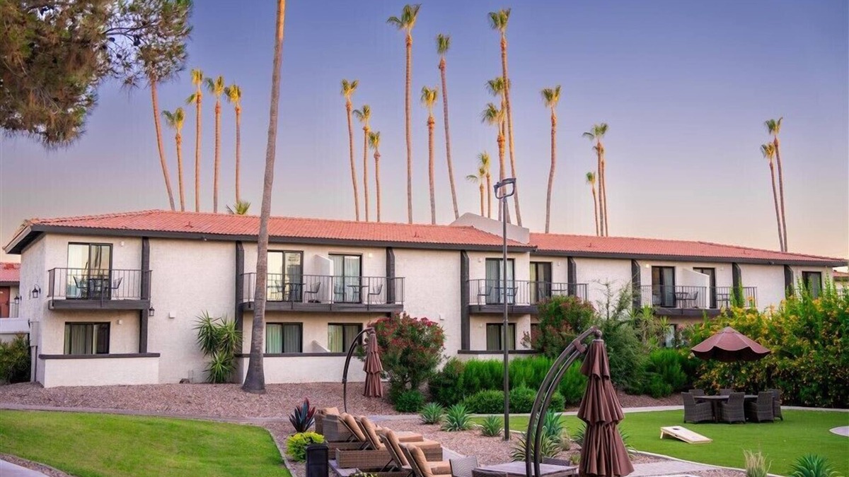 New Papago Parkway Apartment | 138 Minutes to Old Town, Pickleball, Pool, Wifi!