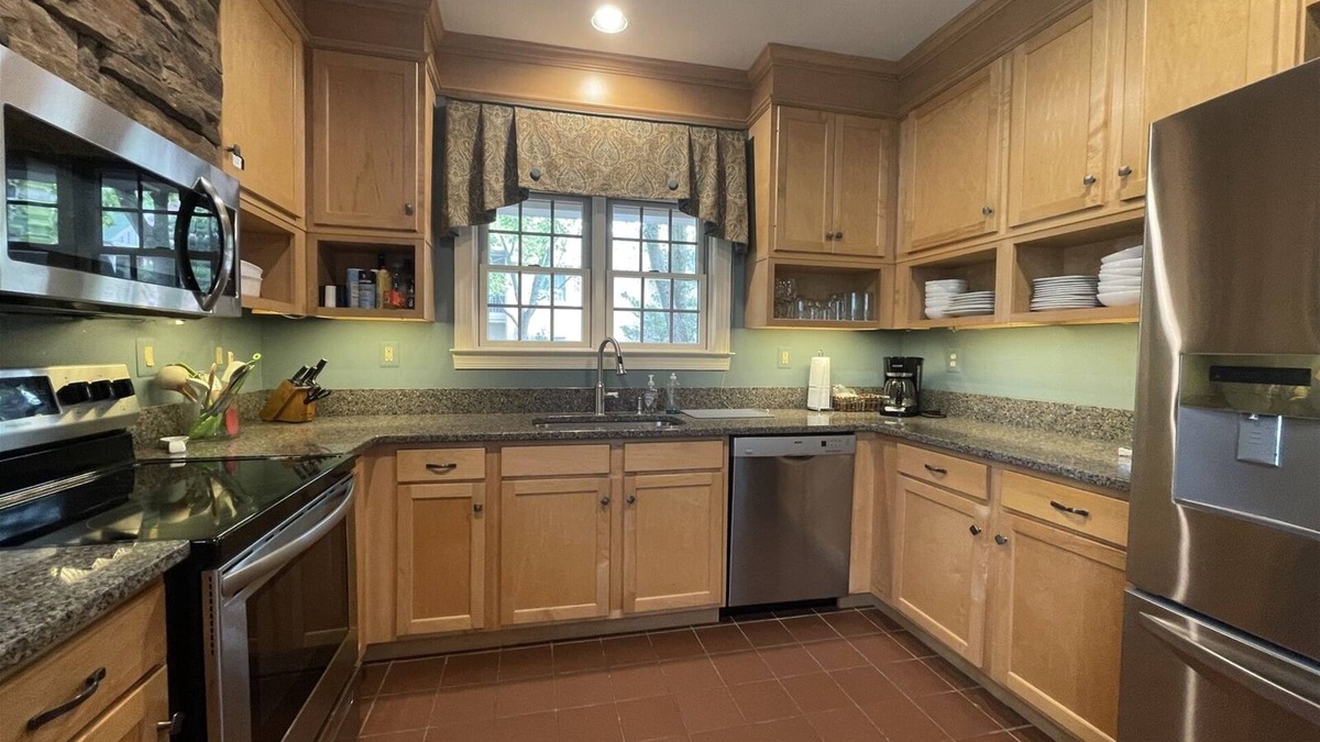 Mercersburg House | 13801 Trailside Lane | Slope side townhouse