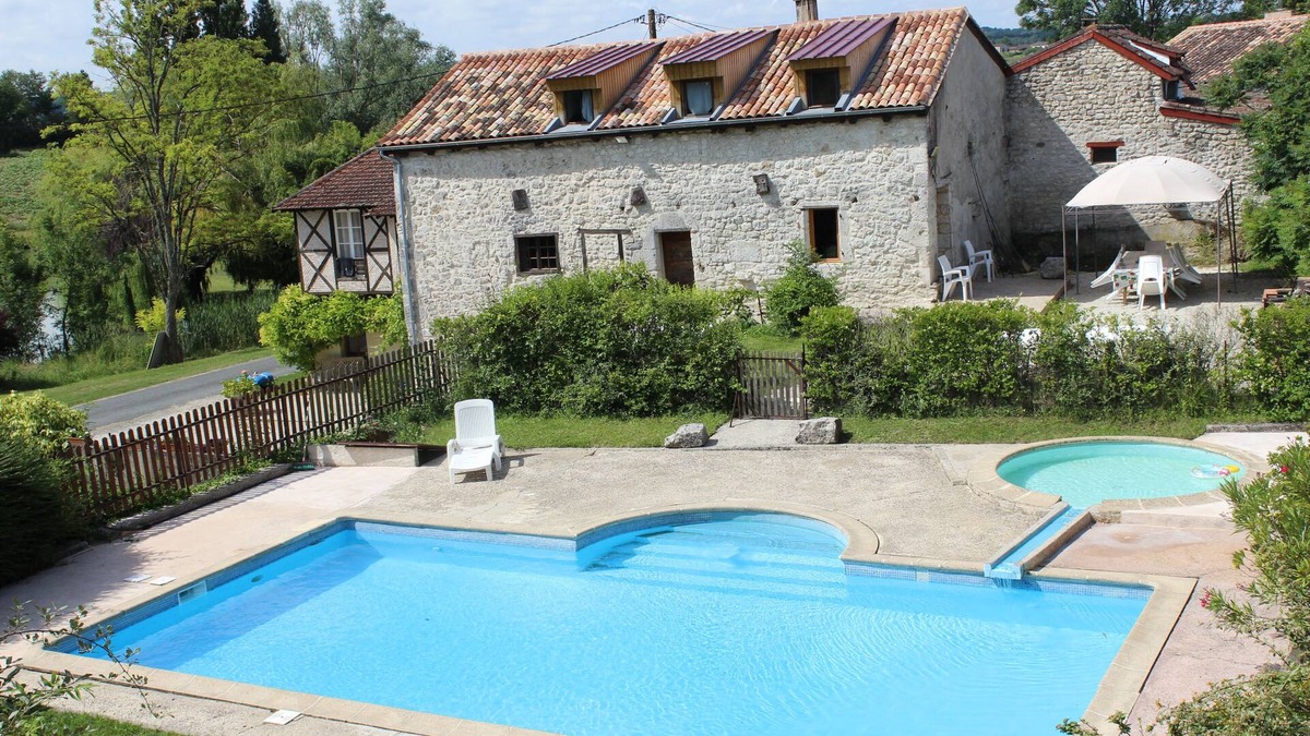 Thenac Cottage | 13C house with private pool and private fishing