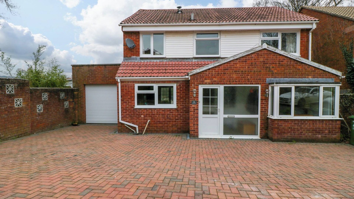 Lydney Cottage | 14 BIRCHWOOD ROAD, family friendly, with open fire in Woolaston