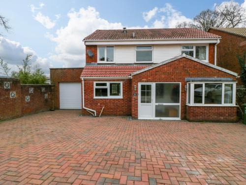 Lydney House | 14 Birchwood Road
