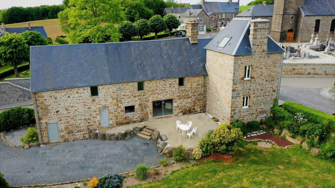 Saint-Michel-de-Montjoie House | 140 m² Gîte ∙ 3 bedrooms ∙ 6 guests
