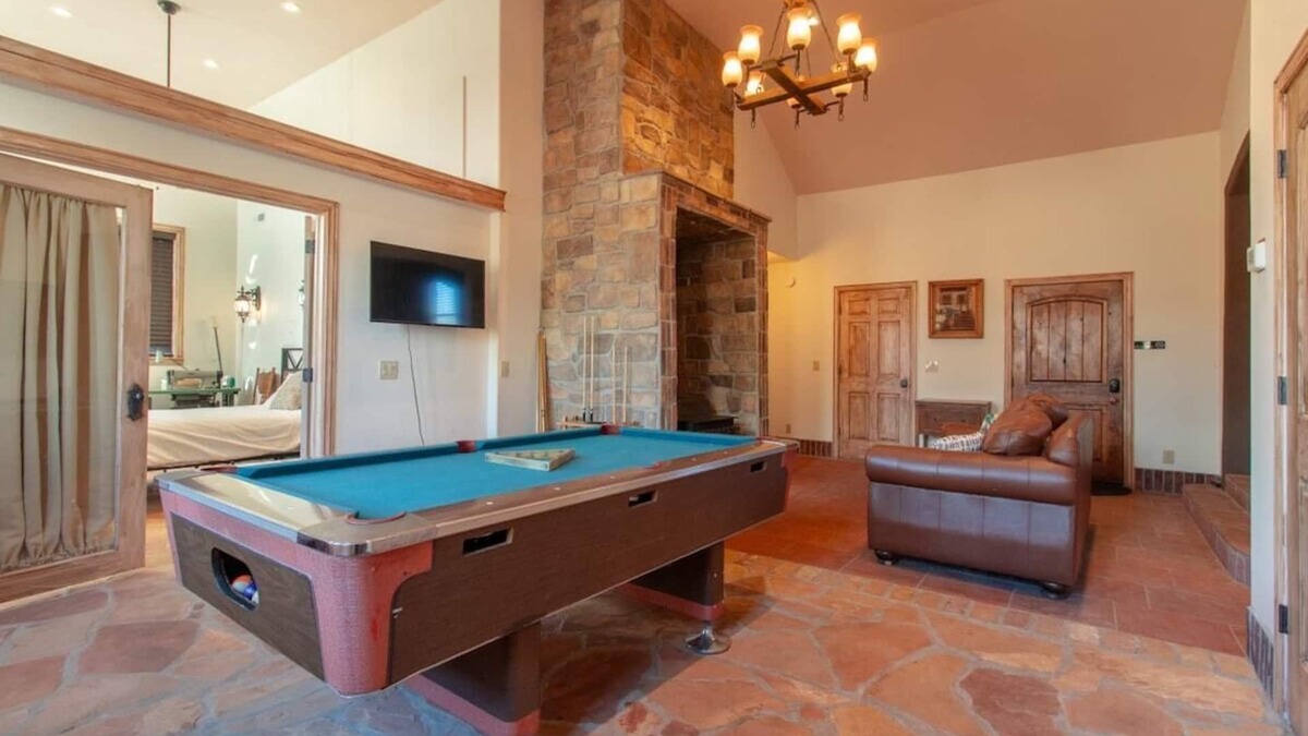 Parowan House | 14 Guests, 5BR/2BA, Game room & Spacious Living