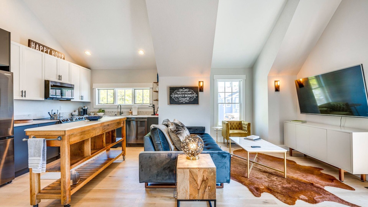 North Central Westminster Apartment | 14 Mi to Dtwn Denver: Sleek Westminster Home