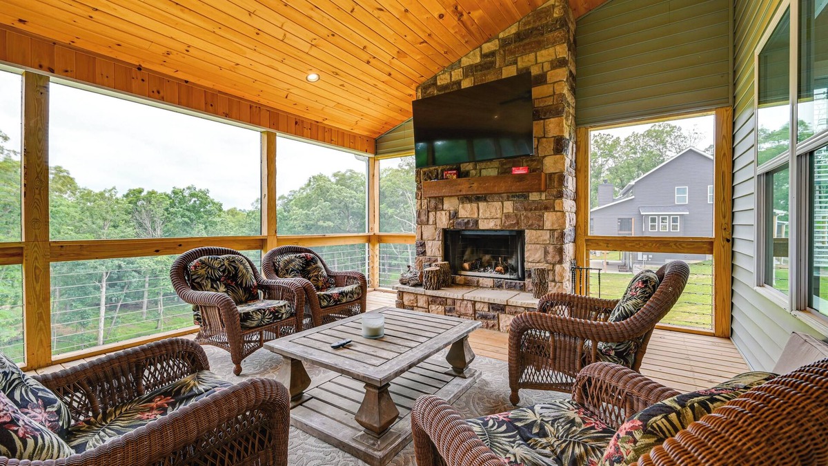 Clarkson House | 14 Mi to Mammoth Cave NP: Spacious Family Home