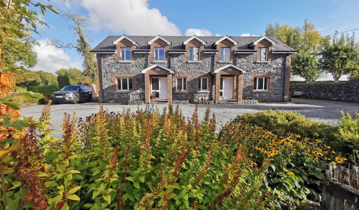 Knockaderry Cross Roads Cottage | 140 m² Cabin ∙ 3 bedrooms ∙ 5 guests