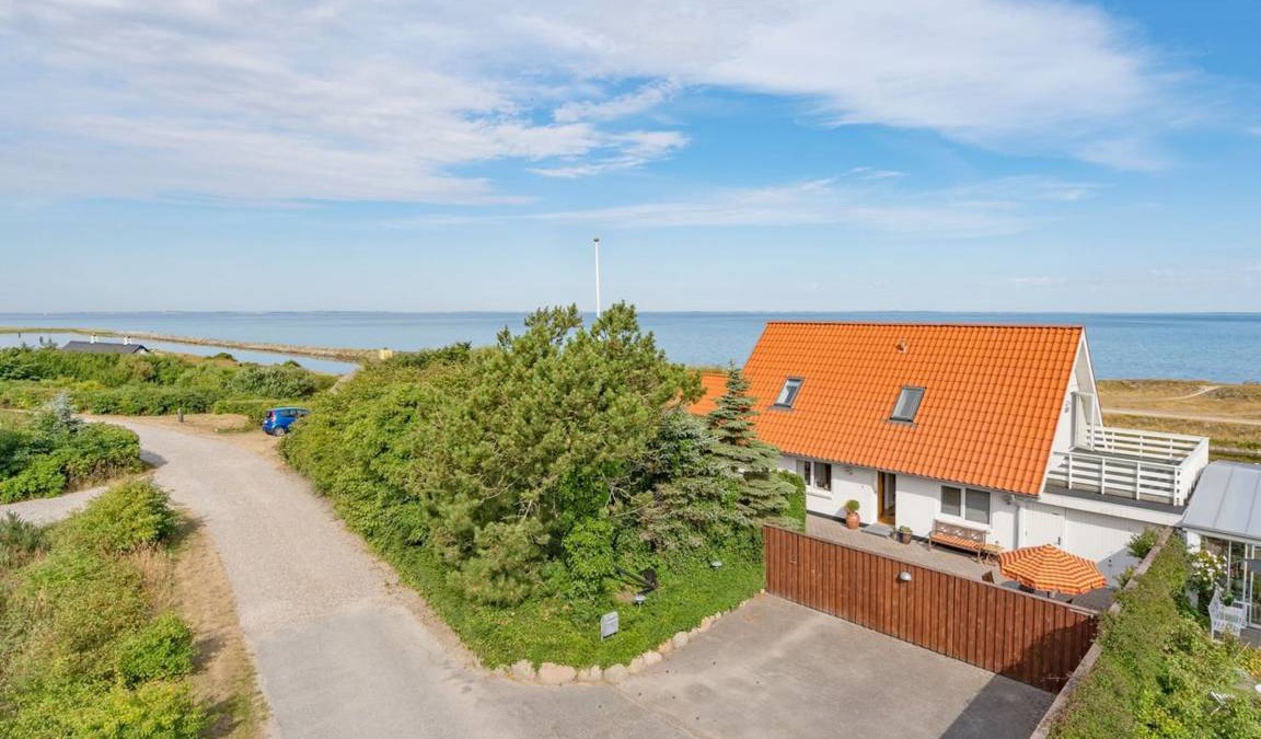 Logstor House | 140 m² House ∙ 1 bedroom ∙ 6 guests