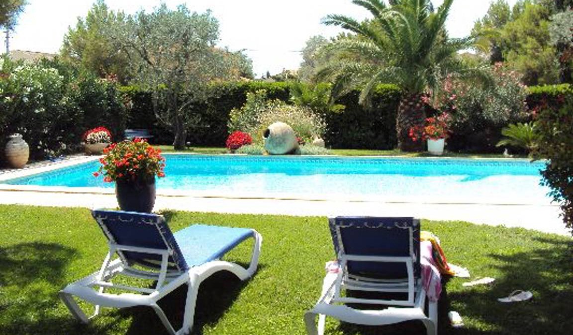 Orange House | 140 m² House ∙ 3 bedrooms ∙ 6 guests