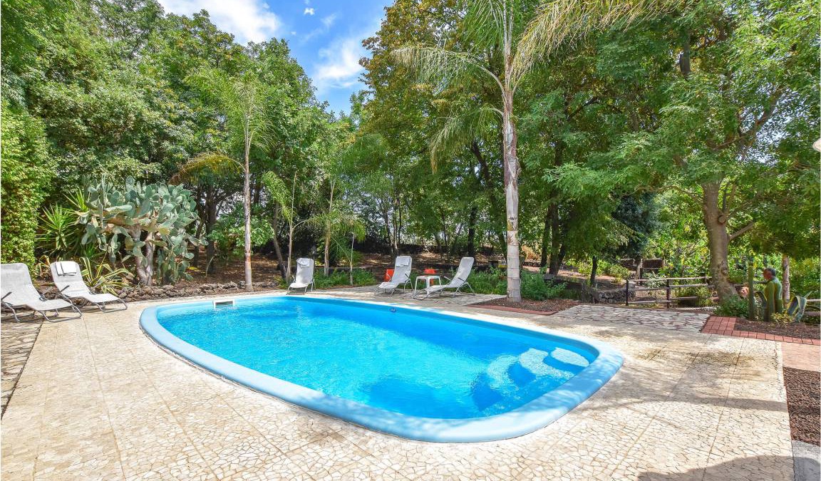 Santa Venerina House | 140 m² House ∙ 3 bedrooms ∙ 6 guests