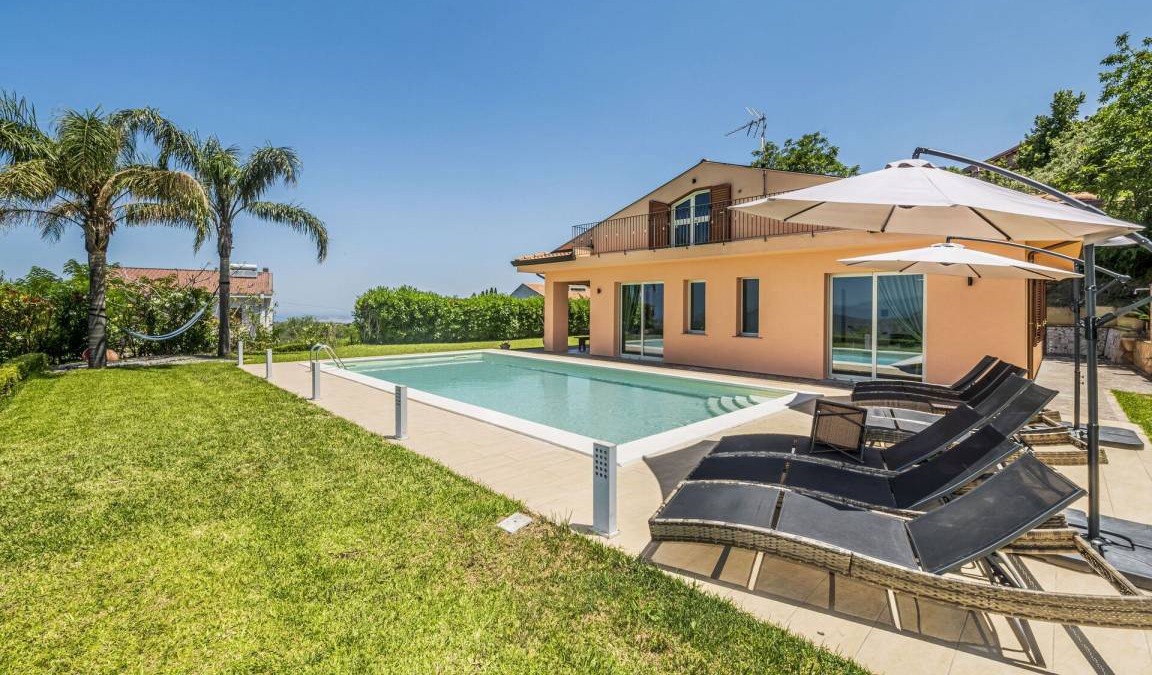 Castroreale Villa | 140 m² Villa ∙ 4 bedrooms ∙ 10 guests