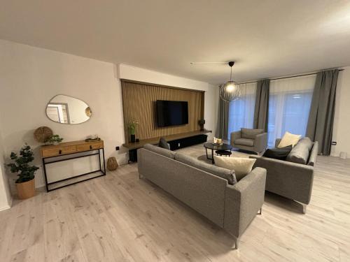 Region Hannover District Apartment | 140qm - 4 Zimmer- Parkplatz - Autobahn - blauer See - MalliBase Apartments