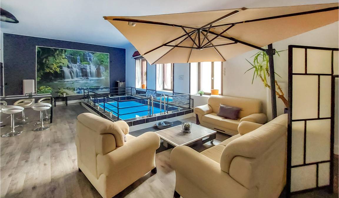 Saint-Bonnet-le-Chateau Apartment | 141 m² Apartment ∙ 3 bedrooms ∙ 6 guests