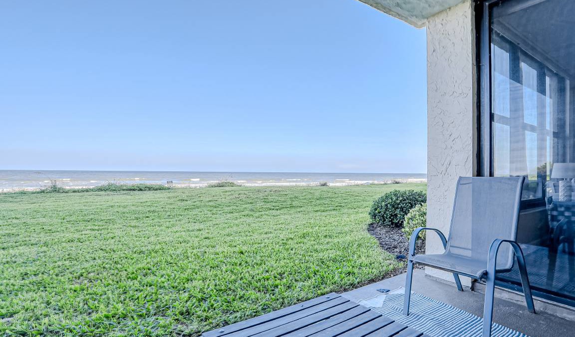 Crescent Beach Condo | 144 m² Condo ∙ 3 bedrooms ∙ 8 guests